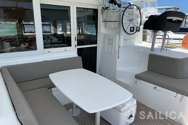 Lagoon 40 - Yacht Charter Sailica