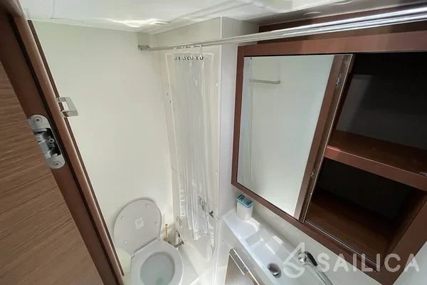 Lagoon 40 - Yacht Charter Sailica