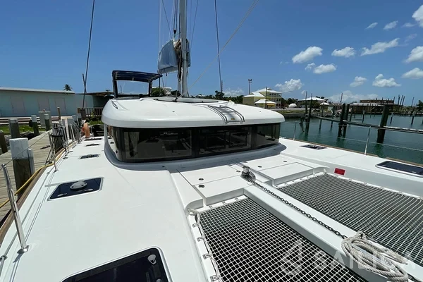 Lagoon 40 - Yacht Charter Sailica