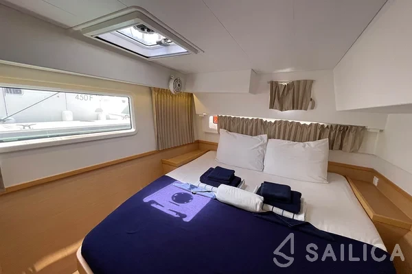 Lagoon 42 - Yacht Charter Sailica