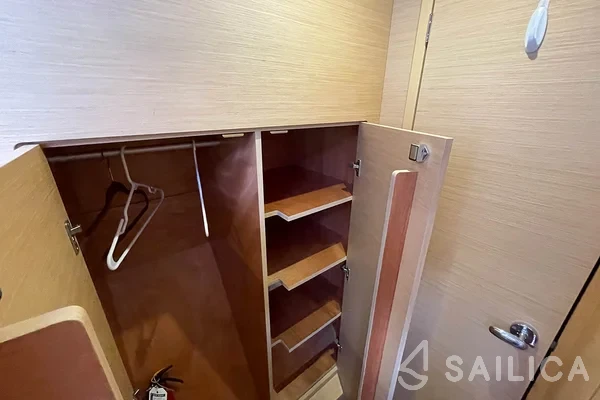 Lagoon 42 - Yacht Charter Sailica