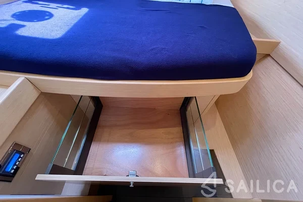 Lagoon 42 - Yacht Charter Sailica