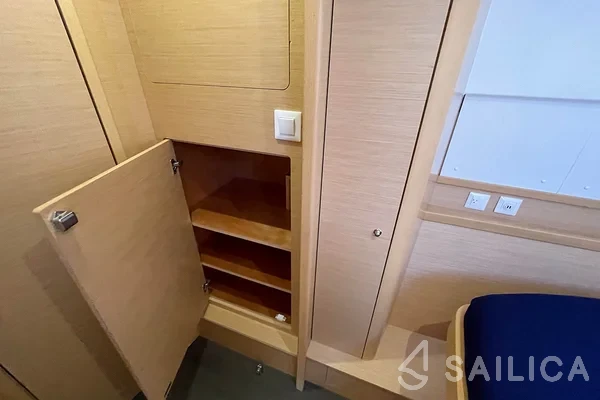Lagoon 42 - Yacht Charter Sailica