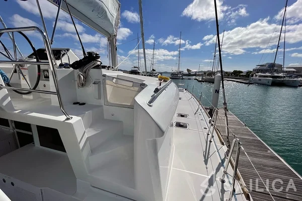 Lagoon 450  Flybridge - Yacht Charter Sailica