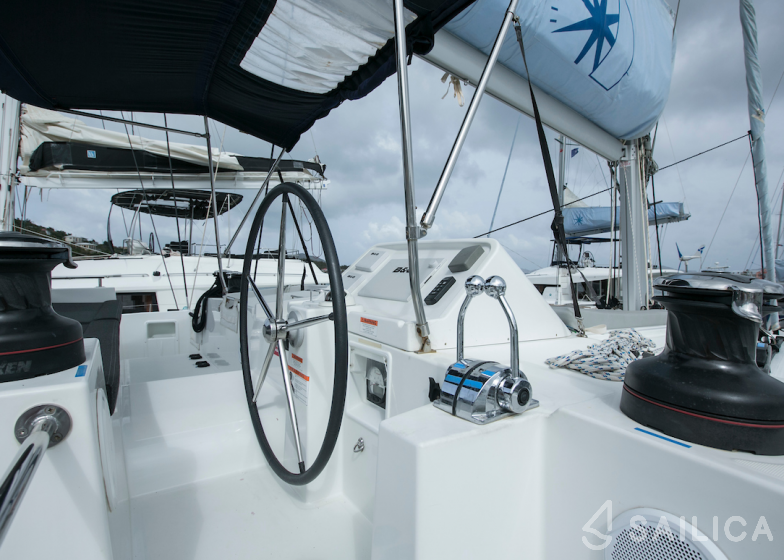 Lagoon 450 F - 4 + 2 cab. - Yacht Charter Sailica
