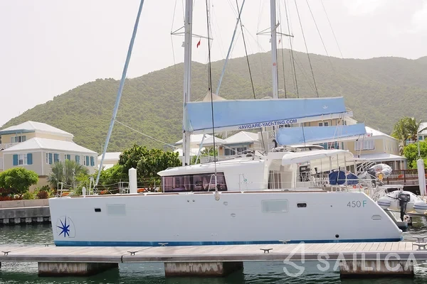 Lagoon 450  Flybridge - Yacht Charter Sailica