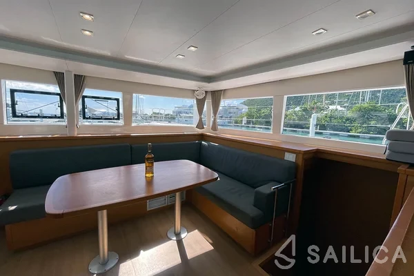Lagoon 450  Flybridge - Yacht Charter Sailica