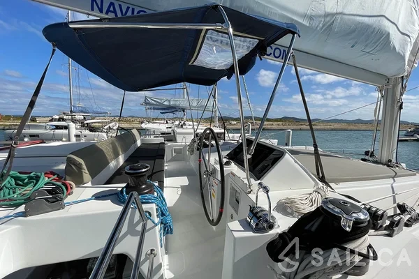 Lagoon 450  Flybridge - Yacht Charter Sailica