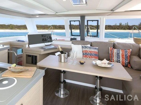 Lucia 40 - Yacht Charter Sailica