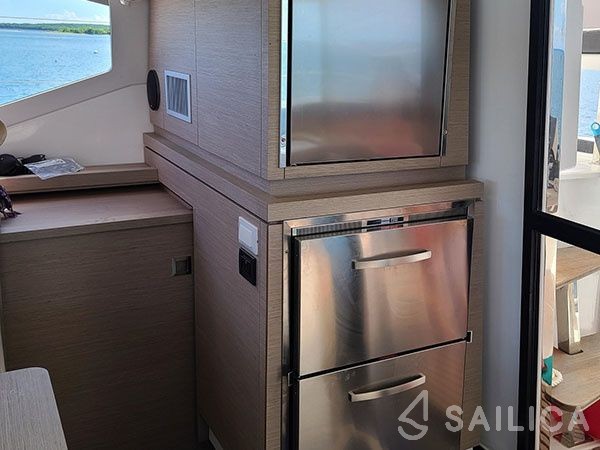 Lucia 40 - Yacht Charter Sailica