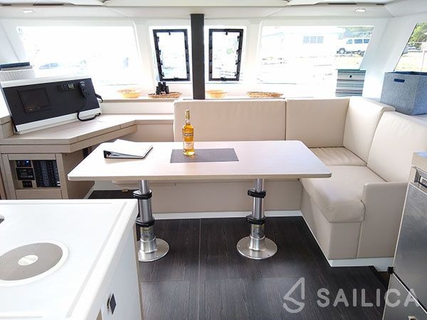 Lucia 40 - Yacht Charter Sailica