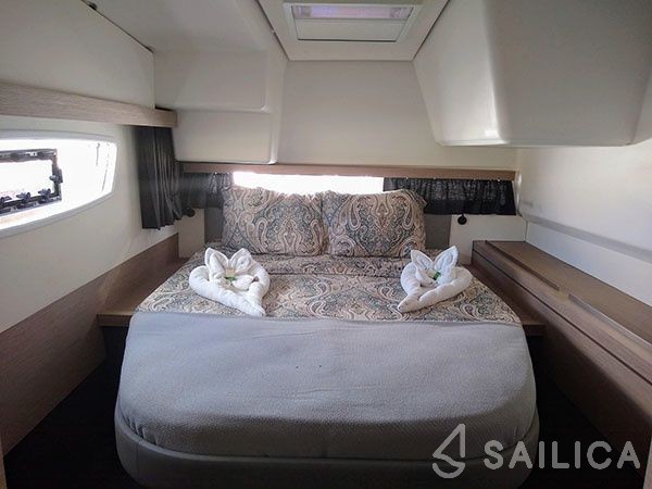 Lucia 40 - Yacht Charter Sailica
