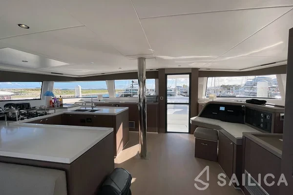 Bali 5.4. - Yacht Charter Sailica