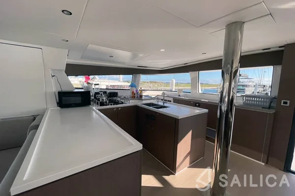Bali 5.4. - Yacht Charter Sailica