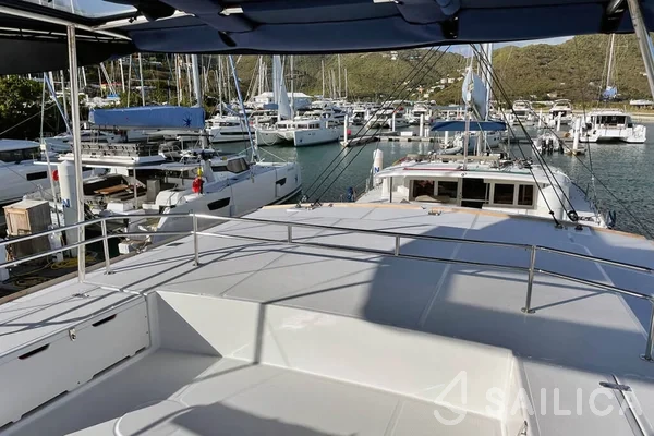 Bali 5.4. - Yacht Charter Sailica
