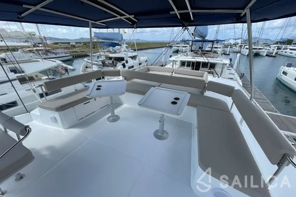 Bali 5.4. - Yacht Charter Sailica
