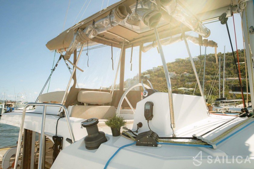 Bali Catspace - Yacht Charter Sailica