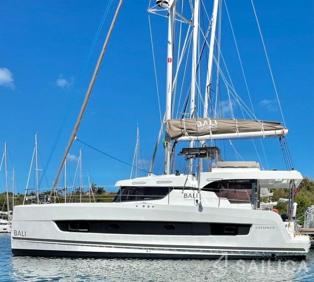Bali Catspace - Yacht Charter Sailica