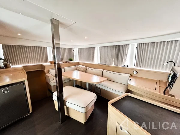 Lagoon 42 - Yacht Charter Sailica