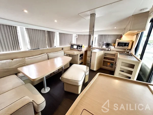Lagoon 42 - Yacht Charter Sailica