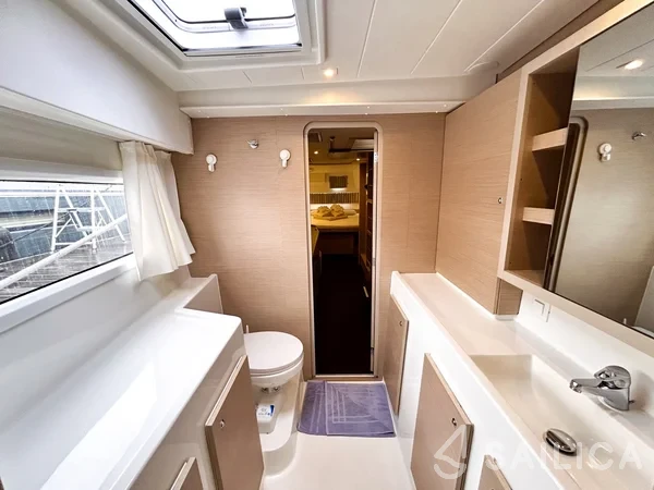 Lagoon 42 - Yacht Charter Sailica