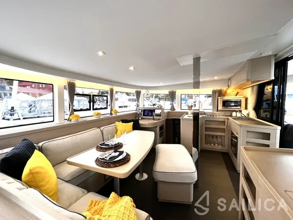 Lagoon 42 - Yacht Charter Sailica