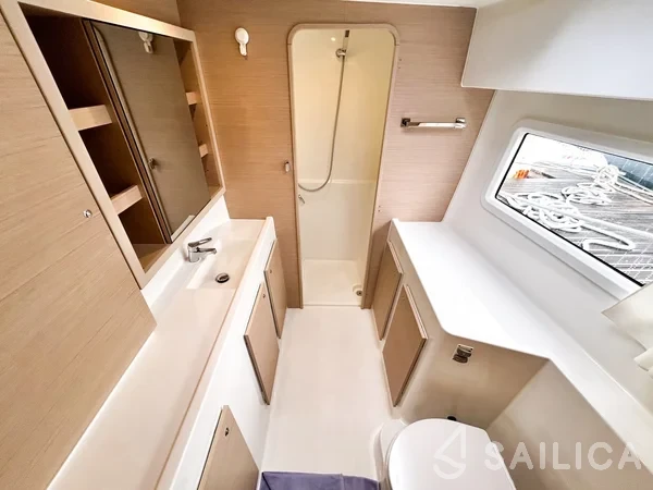 Lagoon 42 - Yacht Charter Sailica
