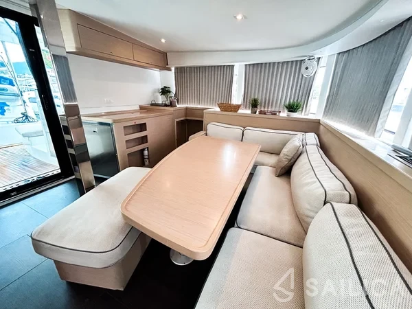 Lagoon 42 - Yacht Charter Sailica