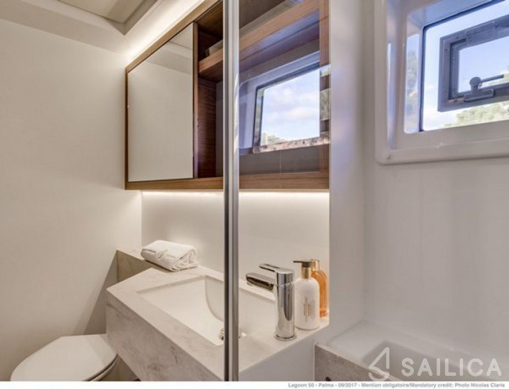 Lagoon 50 - Yacht Charter Sailica