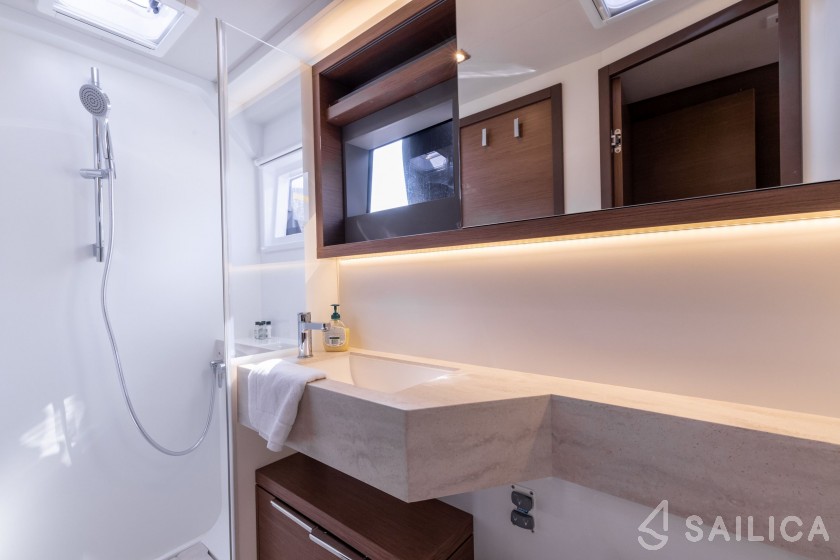 Lagoon 50 - Yacht Charter Sailica