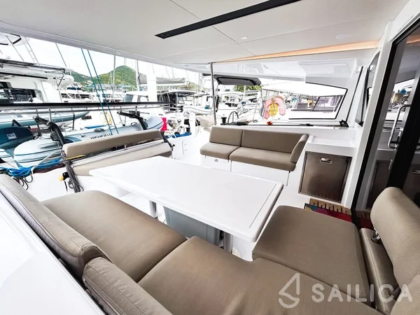 Nautitech 44 - Yacht Charter Sailica
