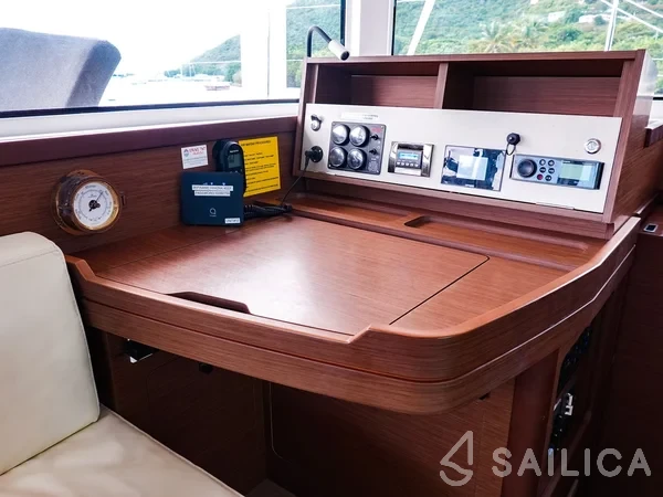 Nautitech 44 - Yacht Charter Sailica