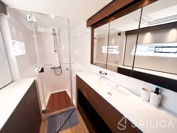 Nautitech 44 - Yacht Charter Sailica
