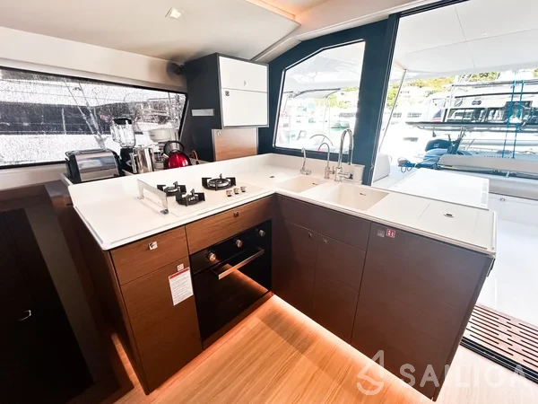 Nautitech 44 - Yacht Charter Sailica