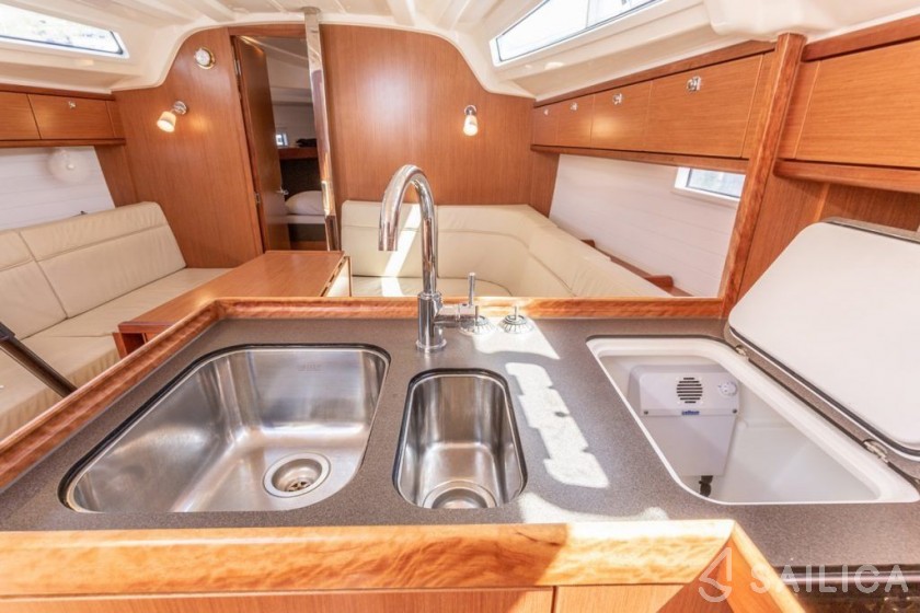 Bavaria 37 Sport - Yacht Charter Sailica