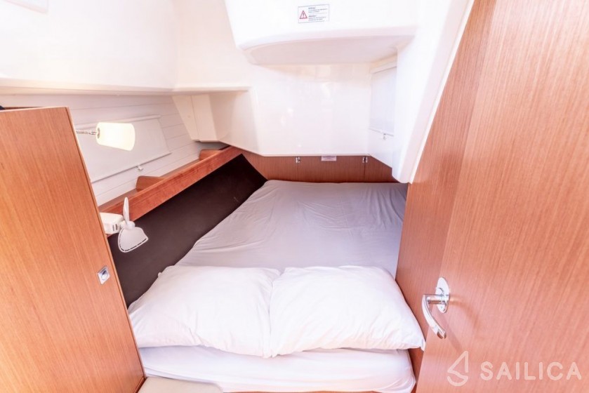 Bavaria 37 Sport - Yacht Charter Sailica