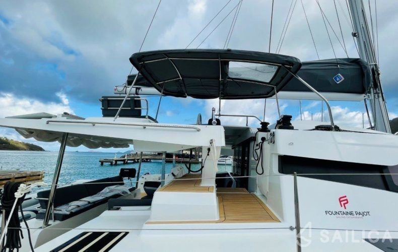 Elba 45 - Yacht Charter Sailica