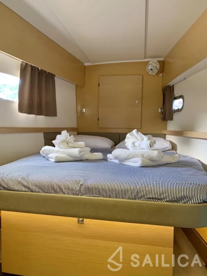Helia 44 - Yacht Charter Sailica