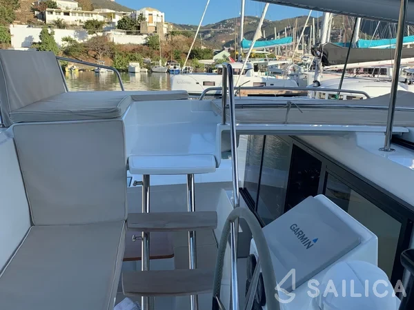 Helia 44 - Yacht Charter Sailica