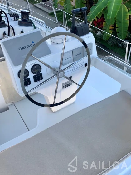 Helia 44 - Yacht Charter Sailica