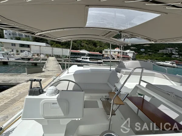 Helia 44 - Yacht Charter Sailica