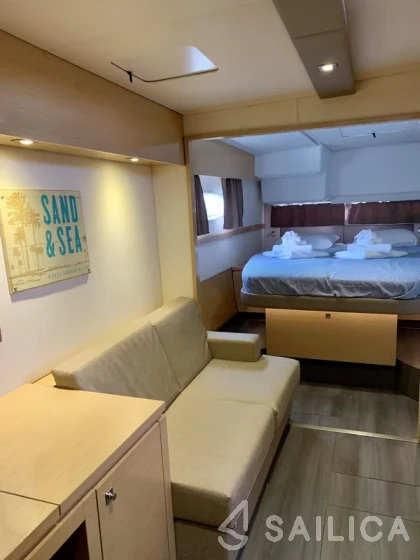 Helia 44 - Yacht Charter Sailica