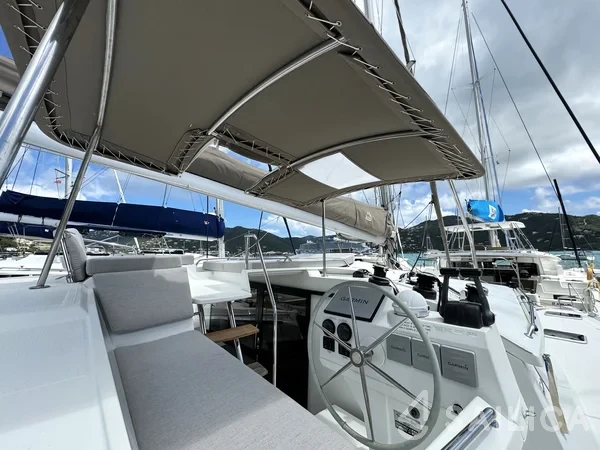 Helia 44 - Yacht Charter Sailica