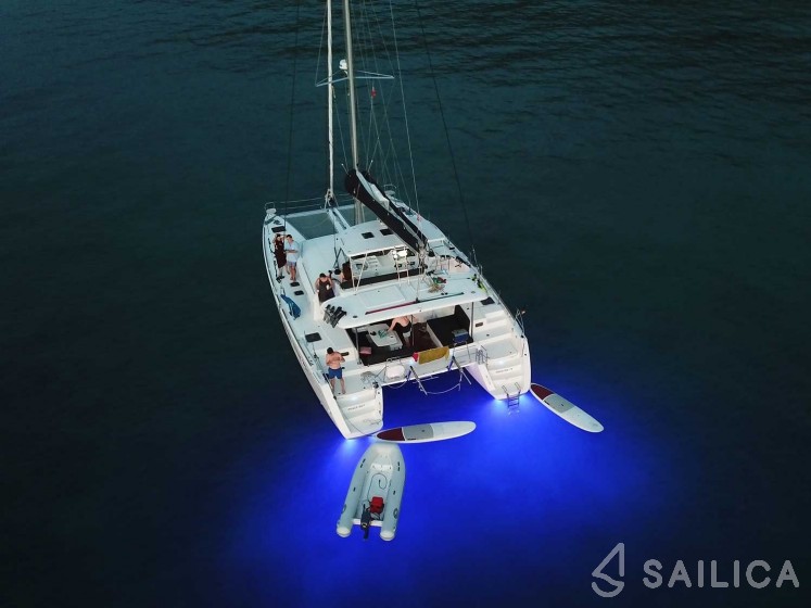 Lagoon 450  Flybridge - Yacht Charter Sailica