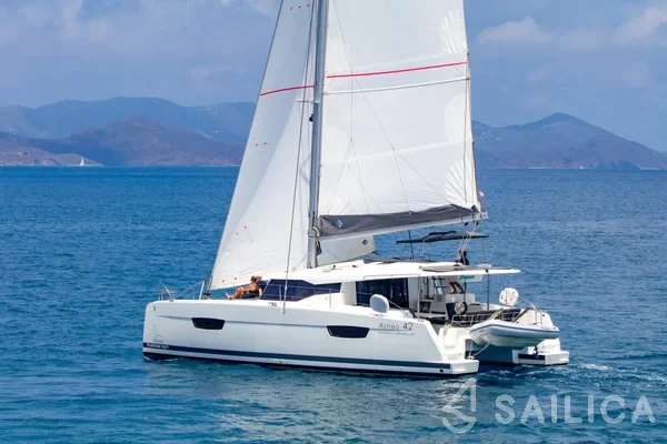 Astréa 42 - Yacht Charter Sailica