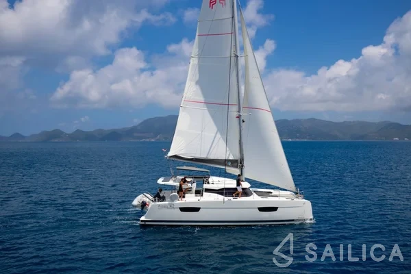 Astréa 42 - Yacht Charter Sailica