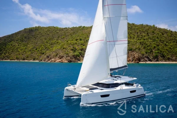 Astréa 42 - Yacht Charter Sailica