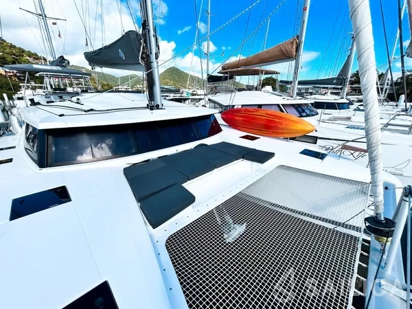 Astréa 42 - Yacht Charter Sailica