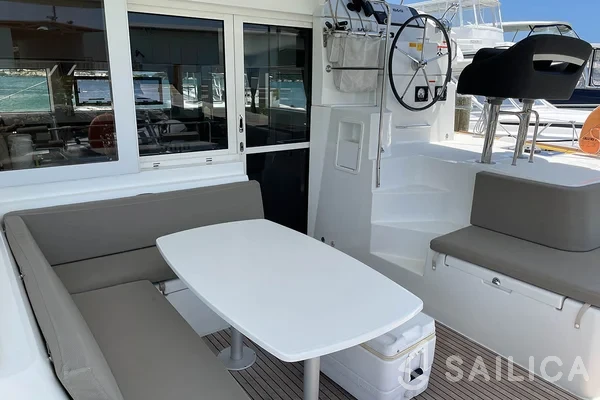 Lagoon 40 - Yacht Charter Sailica