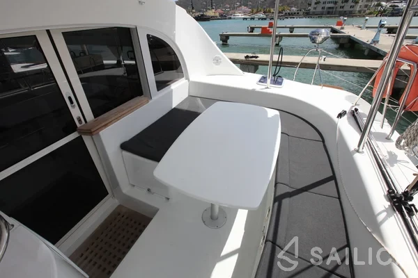 Lagoon 380 - Yacht Charter Sailica